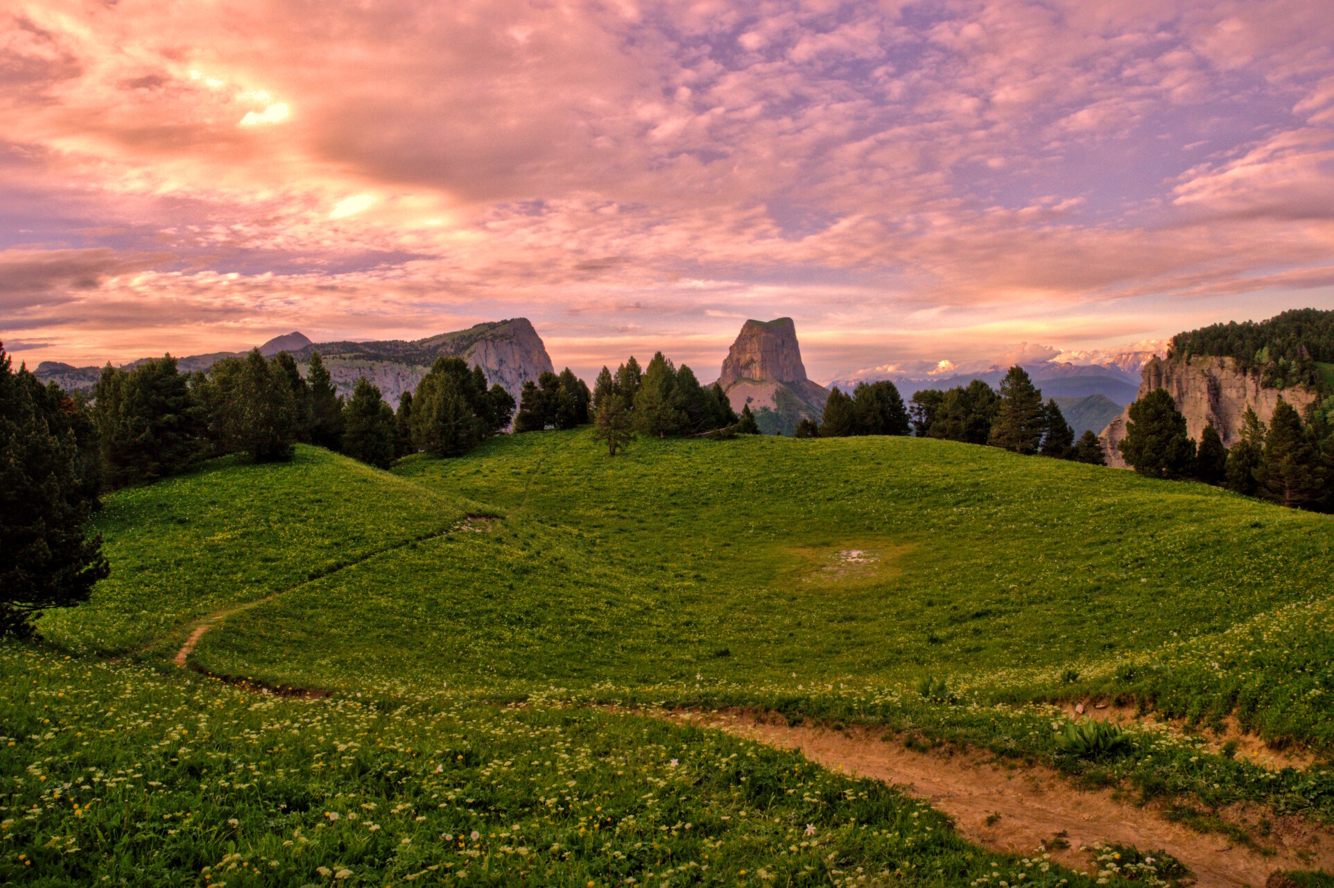 Mont-Aiguille sunset