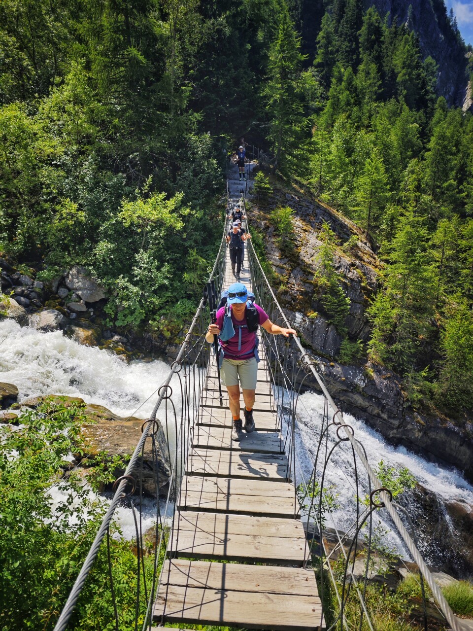 Himalayan suspension bridge - Col du Tricot variant - TMB