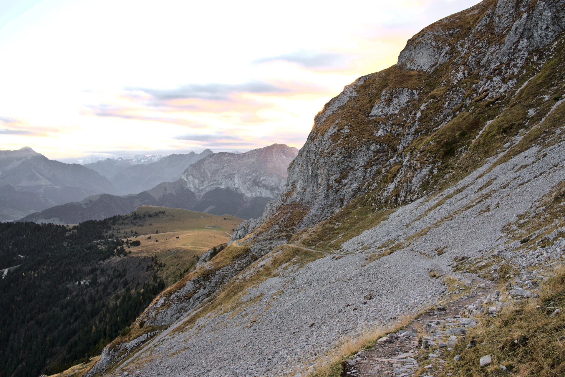 sentier rando dévoluy