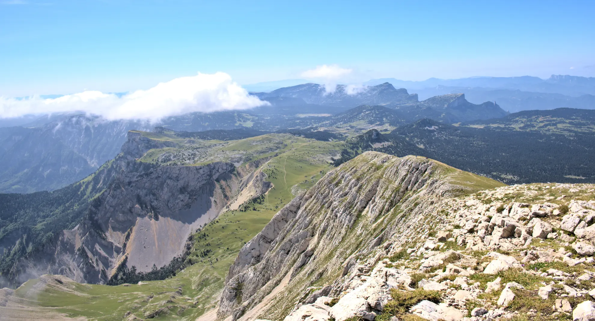 Panoramic view from Grand Veymont: Vercors, Trièves and the Alps